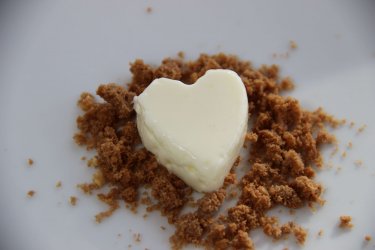 zHerz aus Joghurt - kleine Leckerei zum Valentinstag Herzen zum Essen